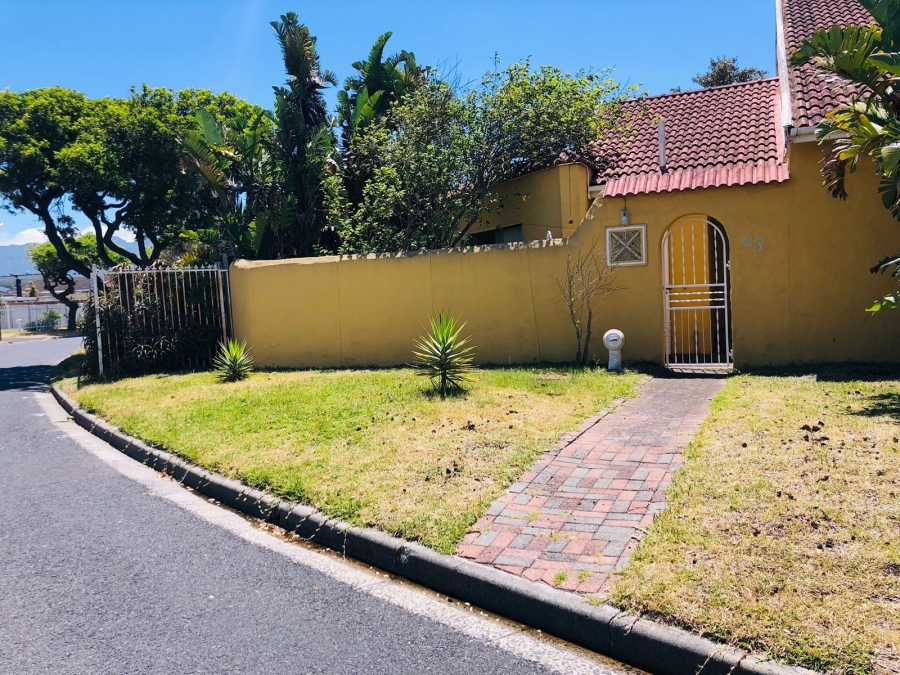 To Let 5 Bedroom Property for Rent in Wetton Western Cape